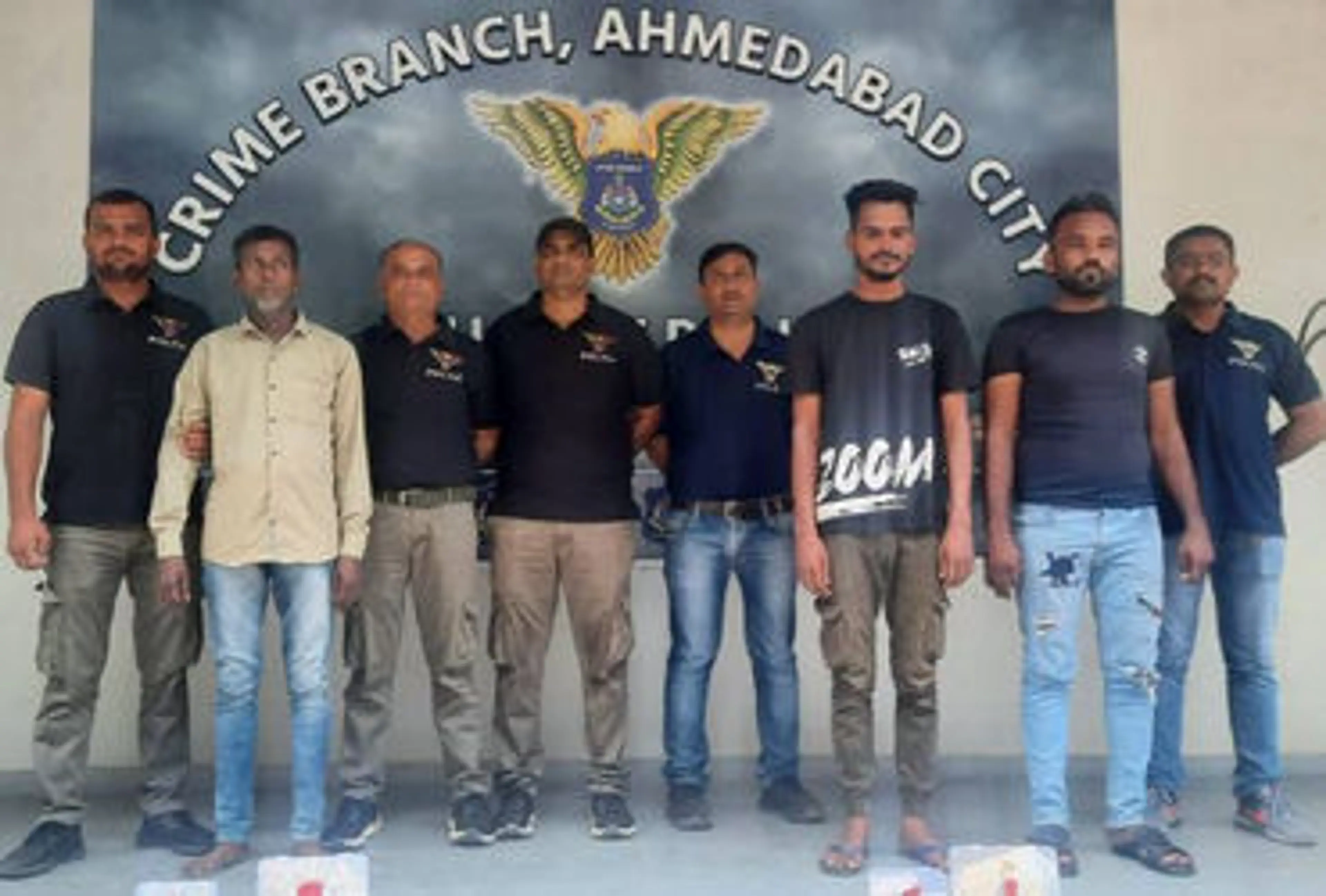 અમદાવાદ ક્રાઈમ બ્રાંચે છેલ્લા 1 મહિનામાં 2 કરોડથી વધુની કિંમતના ડ્રગ્સ અને ગાંજા જેવા માદક પદાર્થોનો જથ્થો ઝડપ્યો