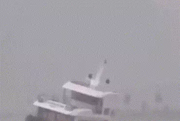 vietnam-tourist-boat-capsizes