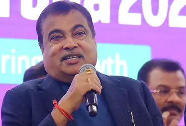 Nitin Gadkari Warns Auto Sector