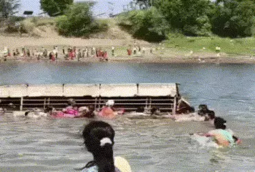 Maharashtra Boat Accident, Godavari River Boat Capsize, Beed Boat Tragedy, Purushottampuri Accident, Boat Overloading, Maharashtra News, River Accident, Pilgrim Boat Accident, Godavari News, Beed District News, Boat Disaster India, Pilgrim Tragedy, Rescue Operation, Breaking News, India News