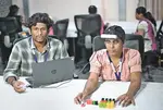 આ AI મુઝે માર : ભારતમાં એઆઈને પોતાનું કૌશલ્ય શીખવાડી બેકાર થવાનો અનોખો બિઝનેસ