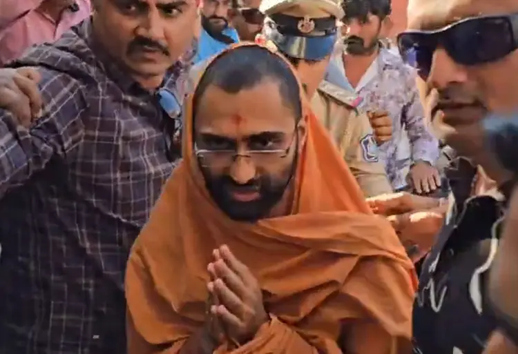 BREAKING: જ્ઞાનપ્રકાશ સ્વામીને આખરે જ્ઞાન લાધ્યું!, વીરપુર આવી જલારામ બાપાની માફી માગી 1 - image