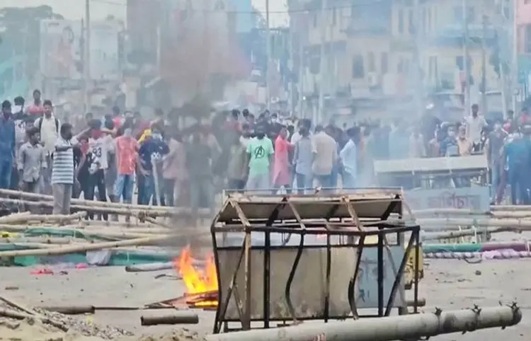 Situation in Bangladesh again out of control: Radicals remove body of Sufi saint from grave and set it on fire, more than 100 injured 1 - image