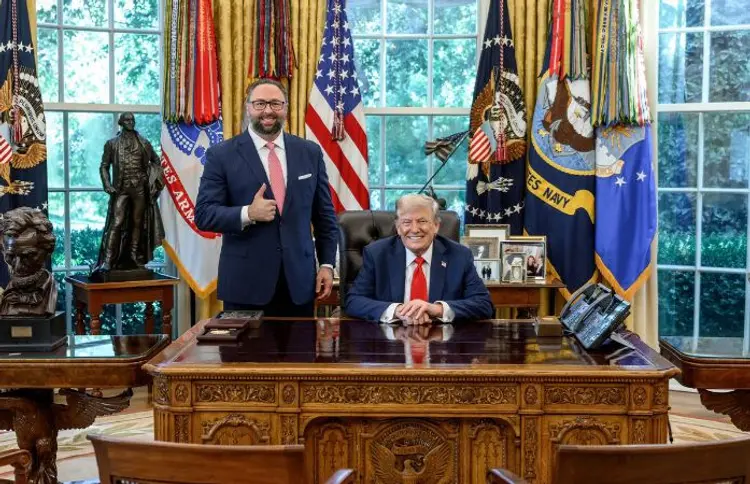 Who met with Trump to discuss India amid tariff war? Discussion is going on all around 1 - image