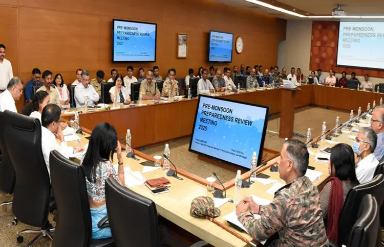 પ્રી-મોનસૂન તૈયારી: ડિઝાસ્ટર પ્લાન અને કંટ્રોલ રૂમ શરૂ કરવા સરકારનો આદેશ, તમામ વિભાગોને સજ્જ રહેવા સૂચના 1 - image