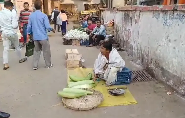 મહિલા ડેપ્યુટી મેયર શાકભાજી વેચવા મજબૂર! ભેદભાવની કરી ફરિયાદ, 35 વર્ષ સફાઈકર્મી તરીકે કામ કર્યું 1 - image