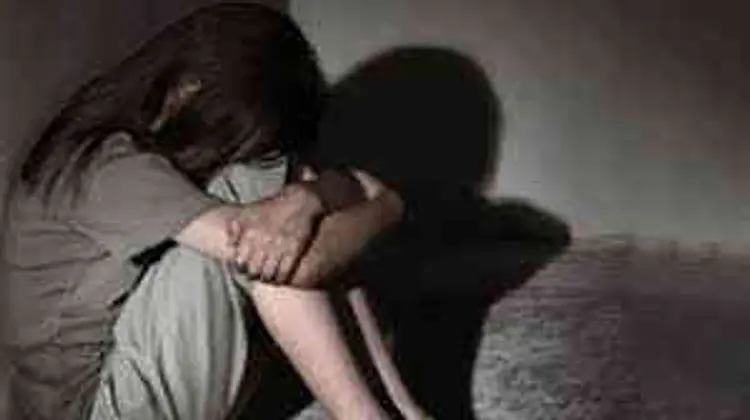 માતા-પિતાની રોકટોકથી ઘર છોડનાર એમ.પી.ની યુવતીનું પર્સ ખાલી થયું, મોબાઇલ ખોવાયો..વડોદરામાં બે દિવસ રઝળી 1 - image